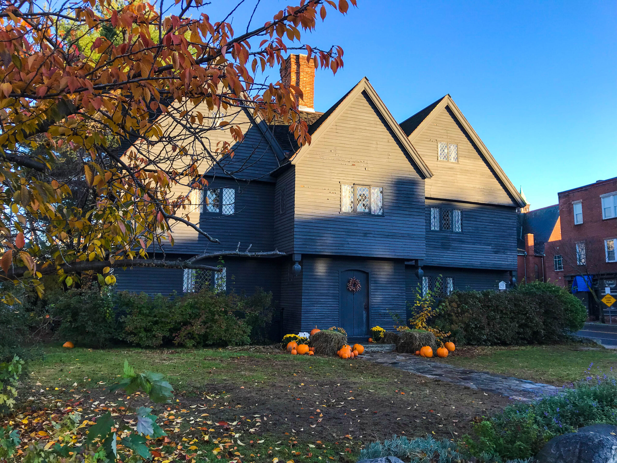 things to do in salem, summerween photo ops salem ma